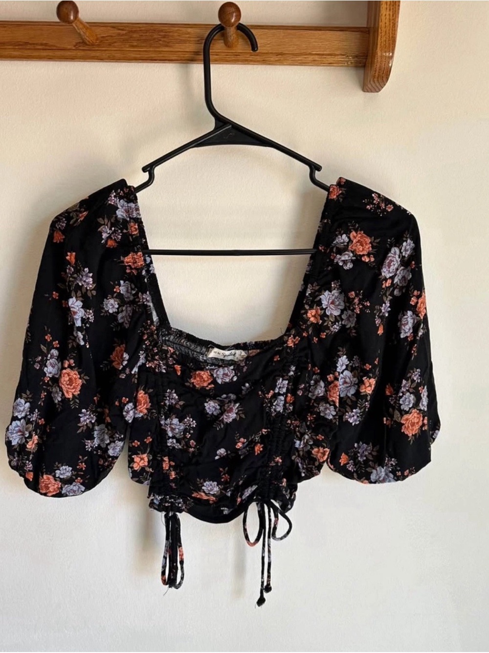 Women’s S Live to be Spoiled Puff Sleeve Drawstring Crop Top Black Purple Floral